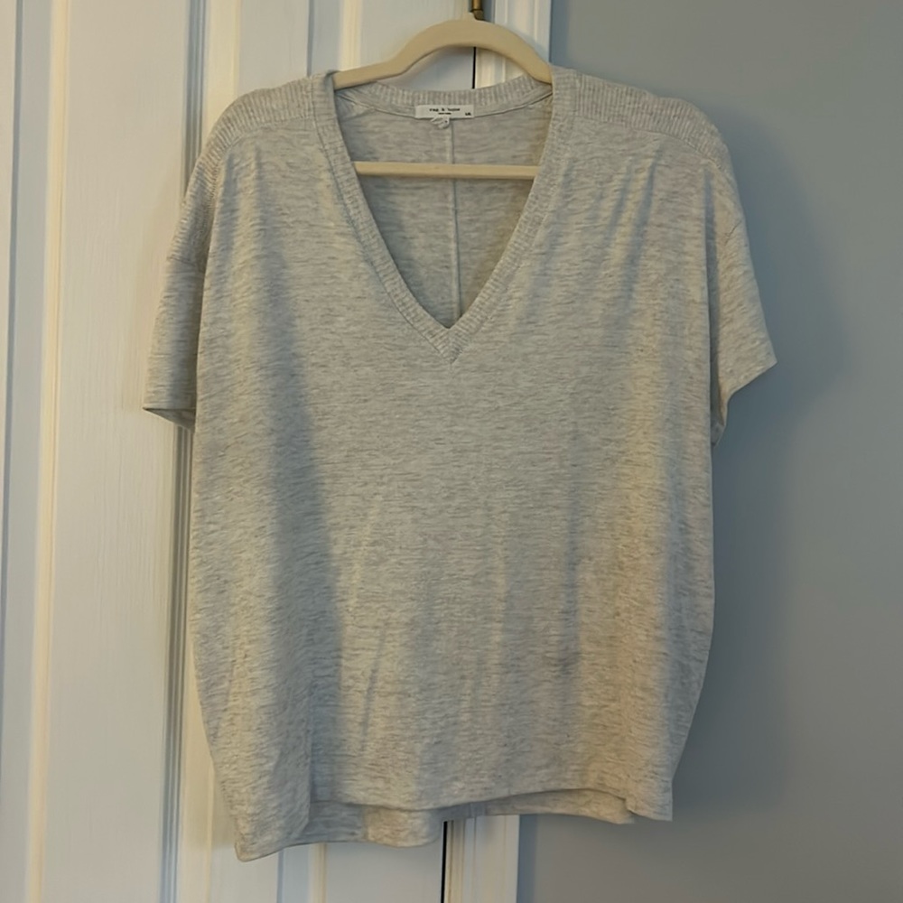 Rag and Bone size Large v-neck knit top short sleeve